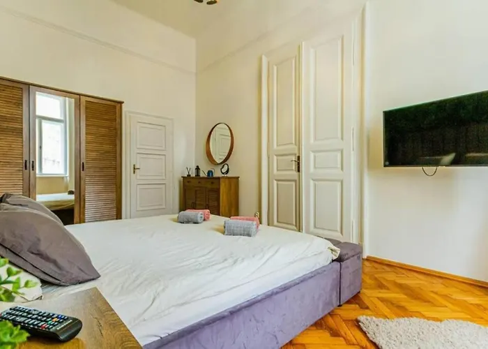 Luxury Apartment By The Famous Vaci Street