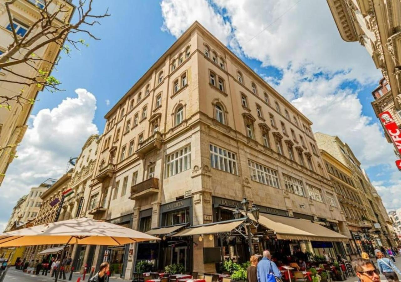 Luxury By The Famous Vaci Street Appartement