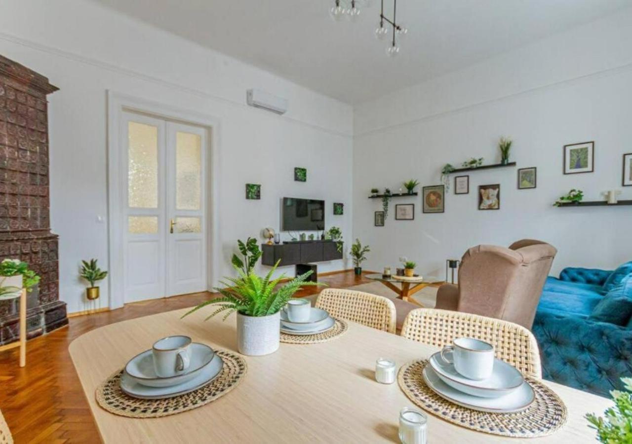 Appartement Luxury By The Famous Vaci Street *
